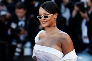 Rihanna Vermögen 2022: Ist sie die reichste Sängerin?